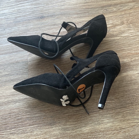 Lace Heels - Picture 3 of 4